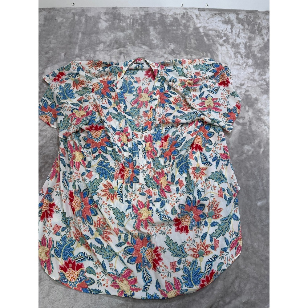 Rose + Olive Blouse Womens Size 3X Floral Pleated V-Neck Short Sleeve EUC